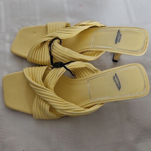 Yellow Women's Shoes - Picture 7 of 16